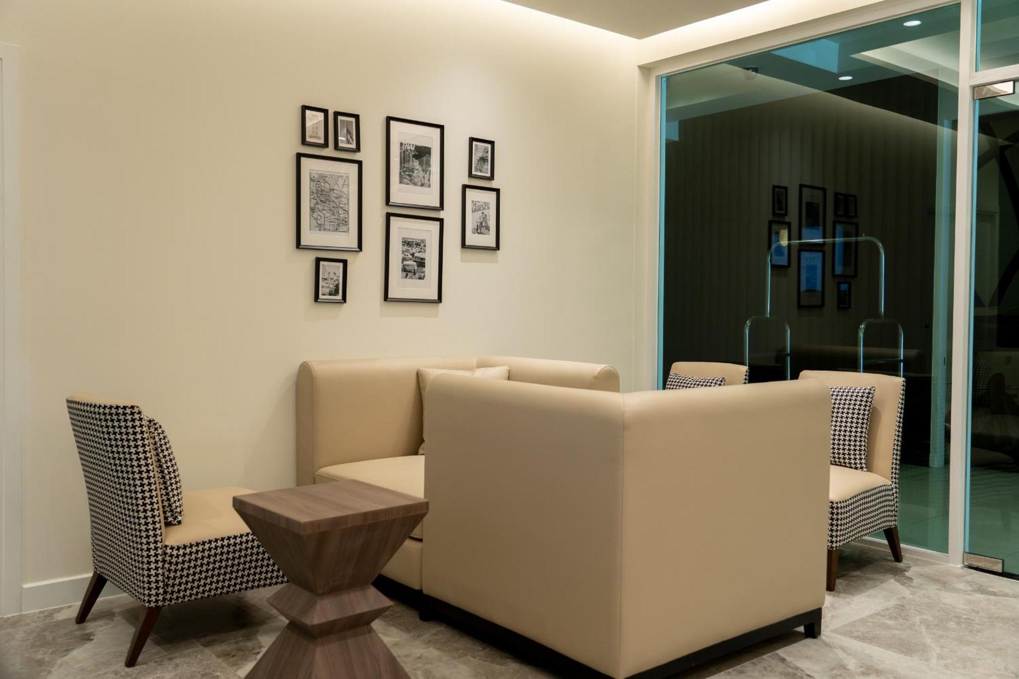 Legacy Hotel Bangkok Sukhumvit Exterior photo