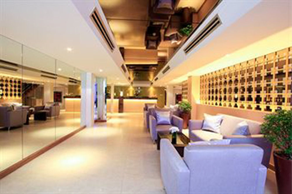 Legacy Hotel Bangkok Sukhumvit Exterior photo