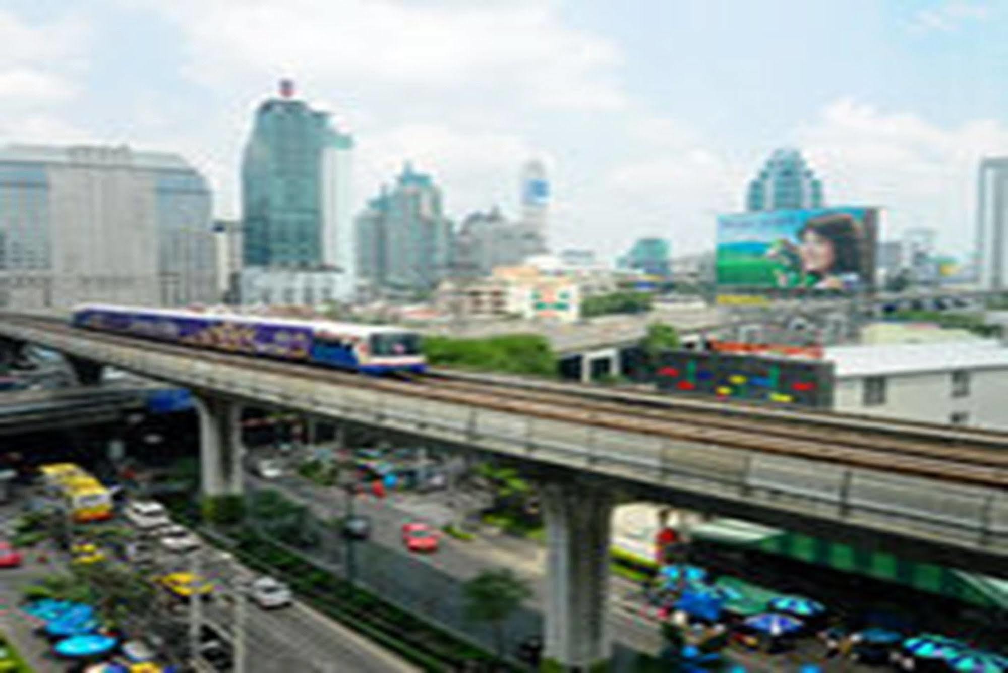 Legacy Hotel Bangkok Sukhumvit Exterior photo